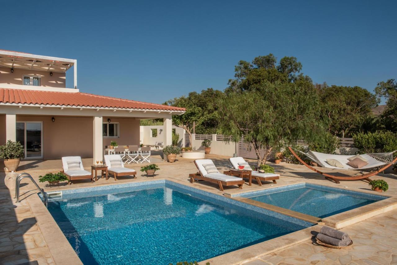 Filothei Beach House With Pool Kalamaki  Exterior photo